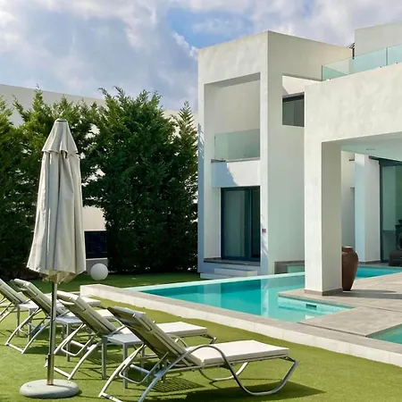 Lux Mar Villa *